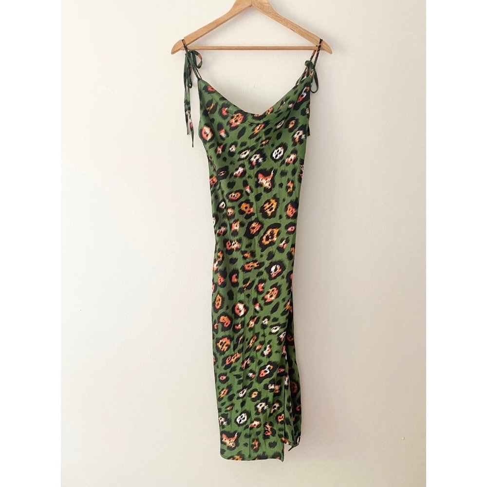 Princess Polly Dress Women’s Size 2 Midi Green Animal Print
